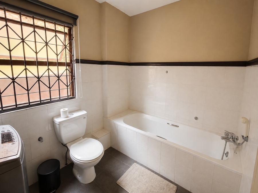 To Let 2 Bedroom Property for Rent in Azalea Park North West